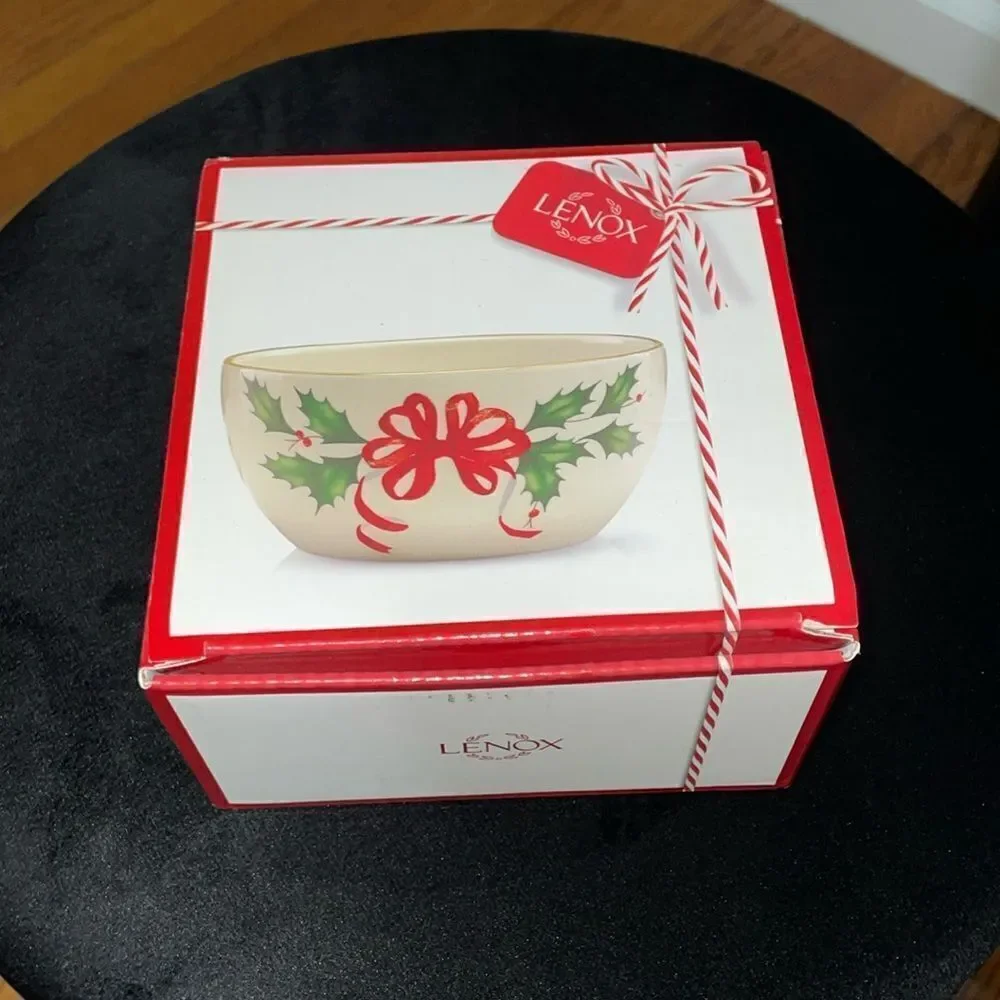 NIB Lenox vintage 16 oz gold rim red bow mistletoe luxury holiday ceramic bowl